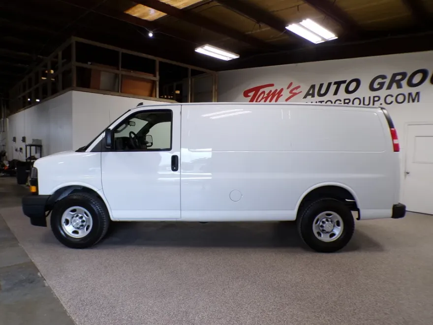 2018 Chevrolet Express Cargo Van 2500 photo 1