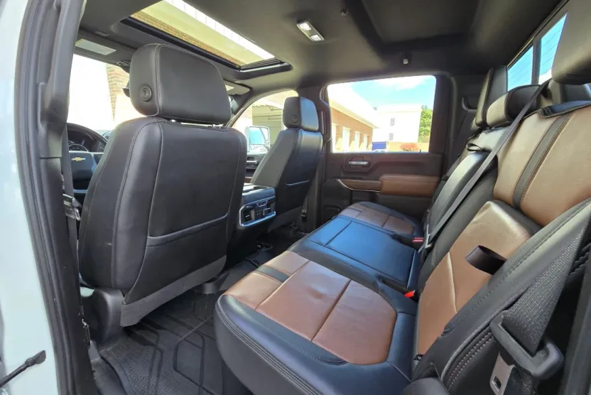 2021 Chevrolet Silverado 2500HD High Country photo 1