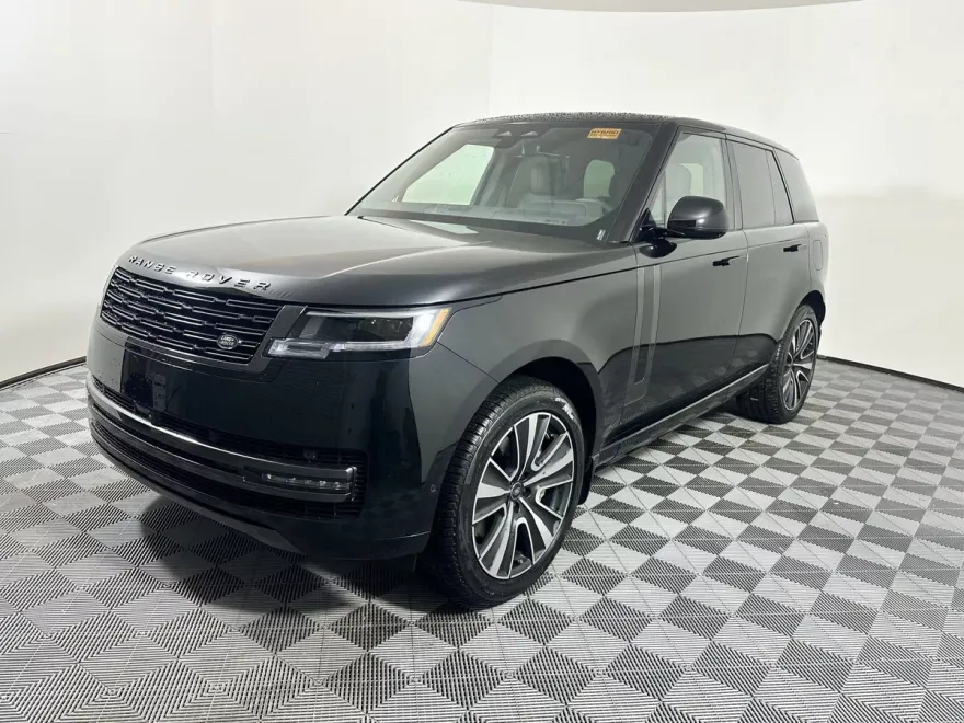 2025 Land Rover Range Rover SE photo 1