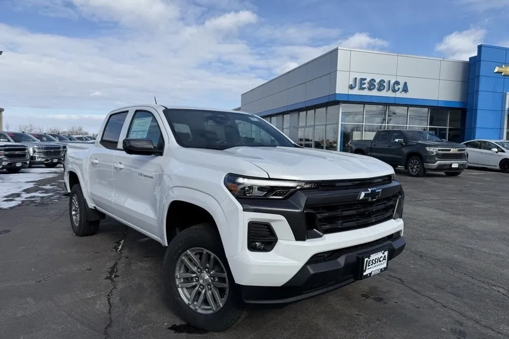 2025 Chevrolet Colorado Work Truck photo 1