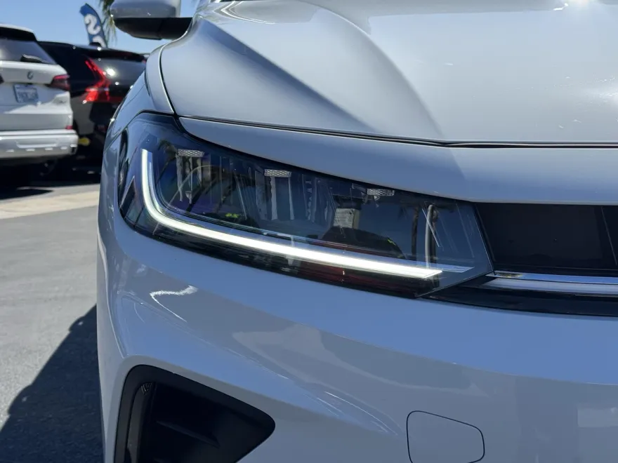 2026 Volkswagen Jetta Sport photo 1