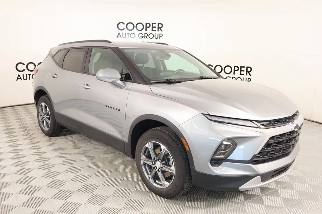 2023 Chevrolet Blazer 2LT photo 1