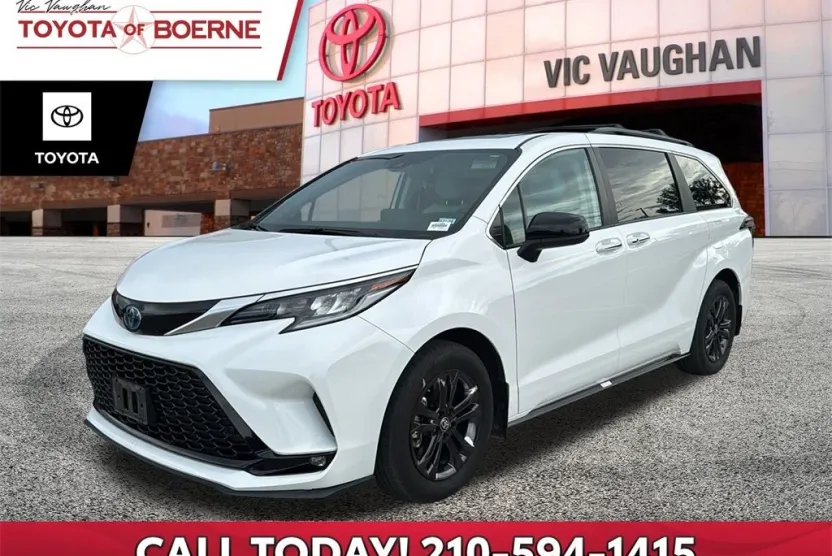 2024 Toyota Sienna XSE photo 1