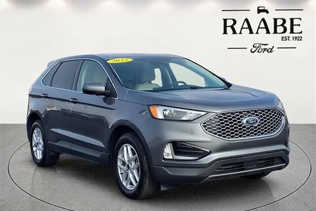 2023 Ford Edge SEL photo 1