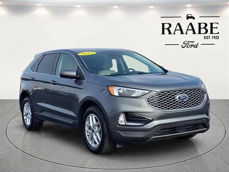 2023 Ford Edge SEL photo 1