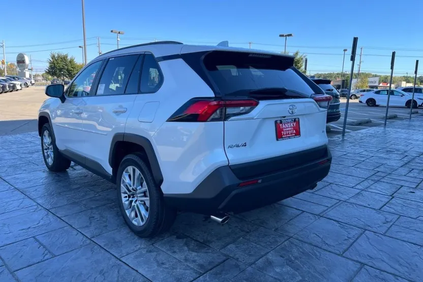 2025 Toyota RAV4 XLE Premium photo 1