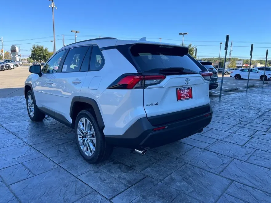 2025 Toyota RAV4 XLE Premium photo 1