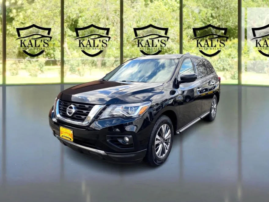 2020 Nissan Pathfinder SV photo 1
