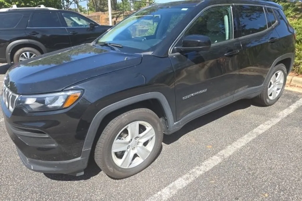 2022 Jeep Compass Latitude photo 1
