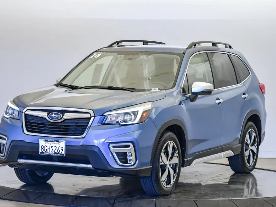 2019 Subaru Forester Touring photo 1