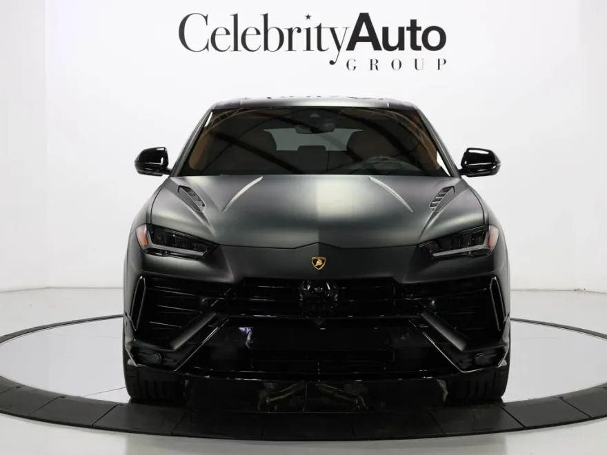 2023 Lamborghini Urus S photo 1