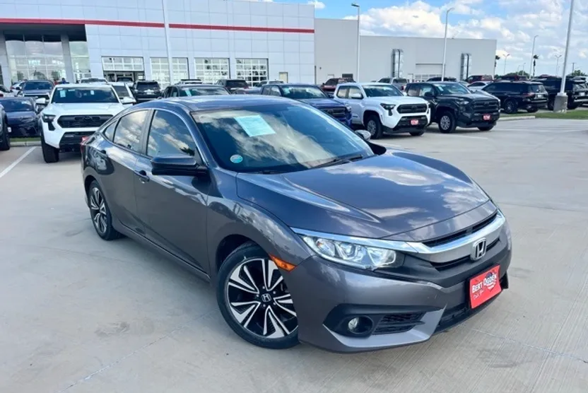 2018 Honda Civic EX-T photo 1