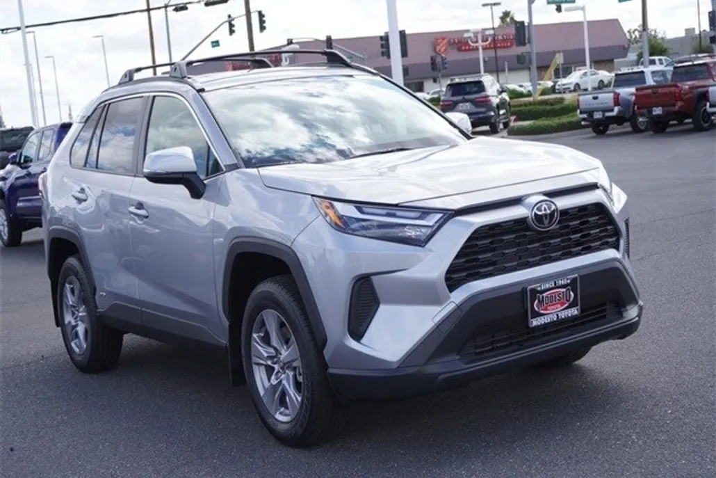 2025 Toyota RAV4 Hybrid XLE photo 1
