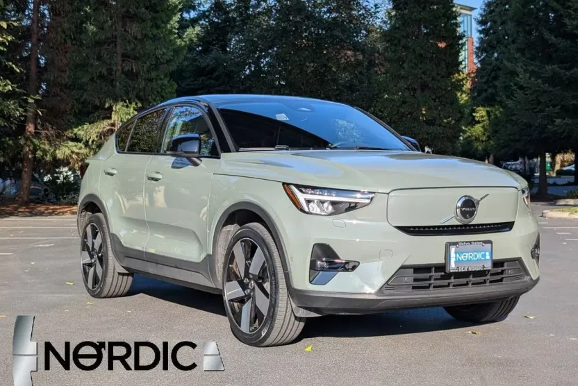 2022 Volvo C40 Recharge Ultimate photo 1