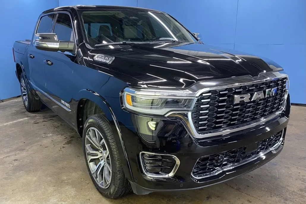 2025 Ram 1500 photo 1
