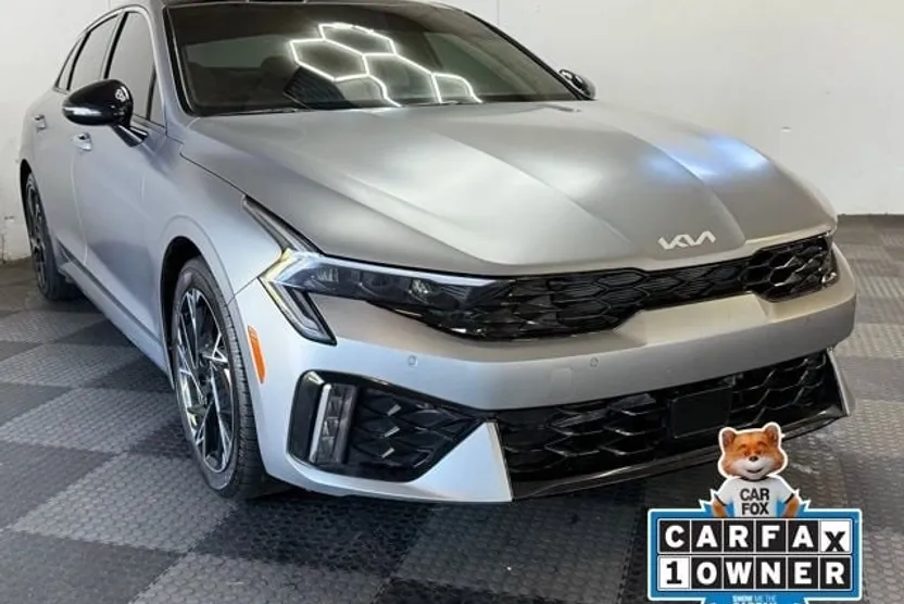 2025 Kia K5 GT-Line photo 1