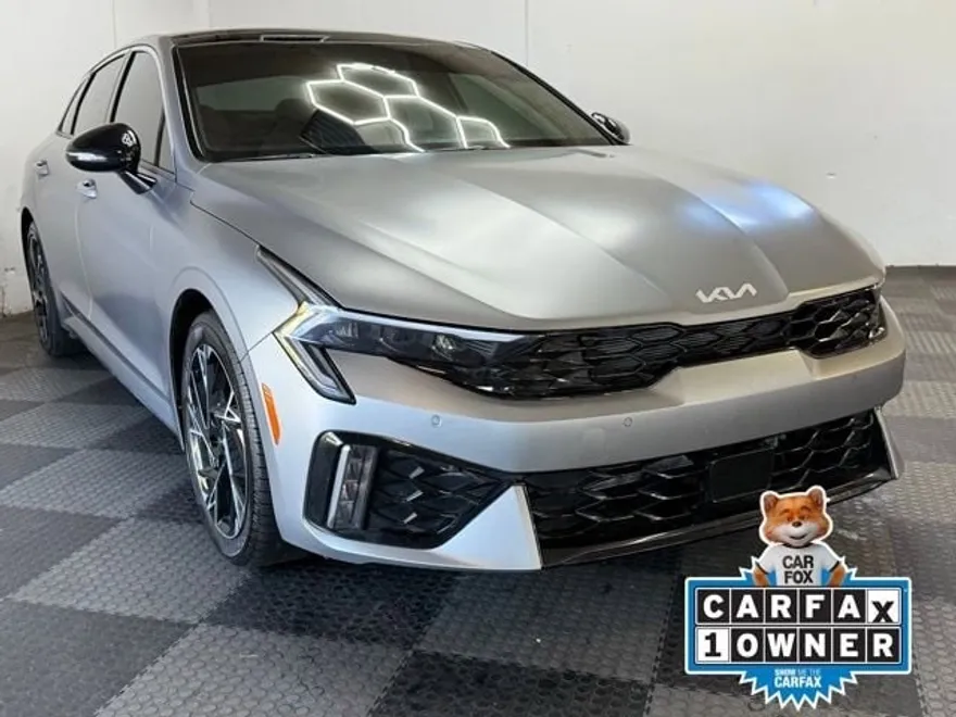 2025 Kia K5 GT-Line photo 1