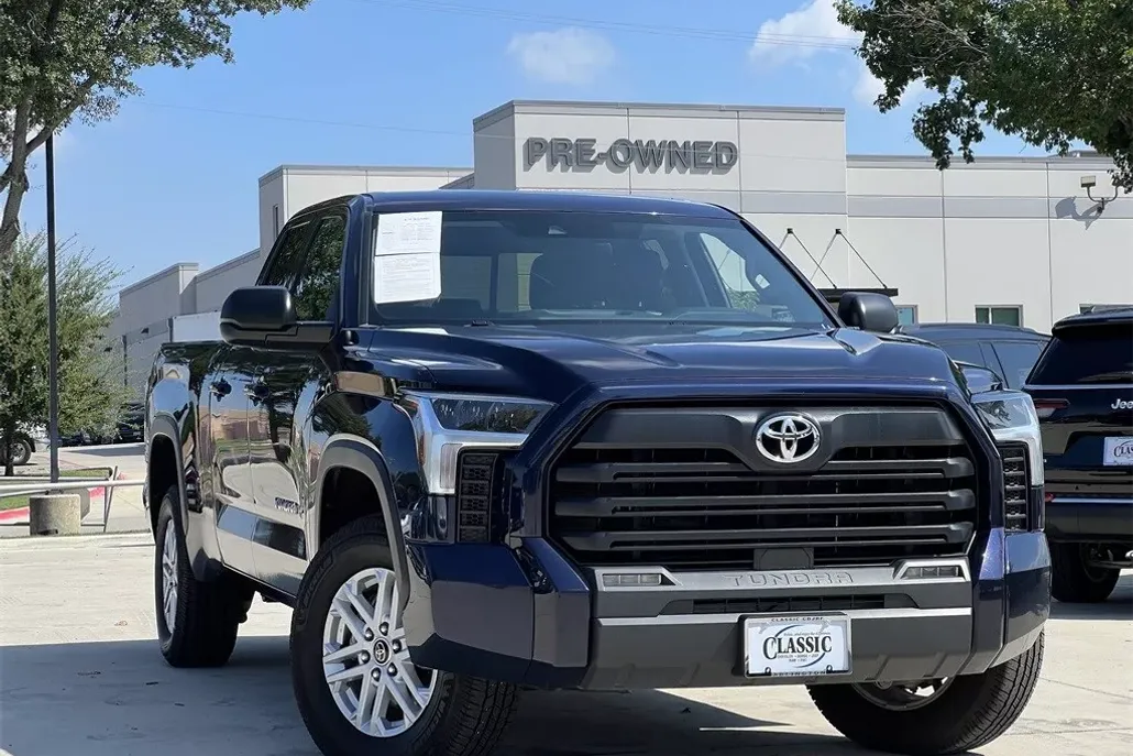 2022 Toyota Tundra SR5 photo 1