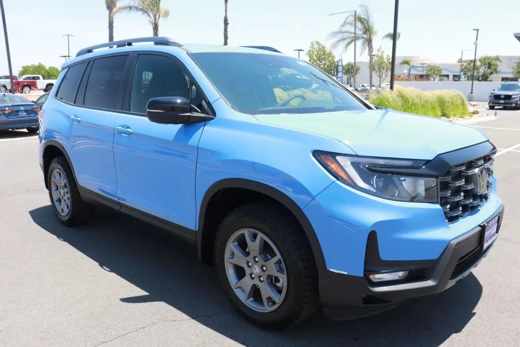 2025 Honda Passport TrailSport photo 1