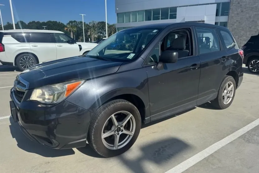 2014 Subaru Forester 2.5i photo 1