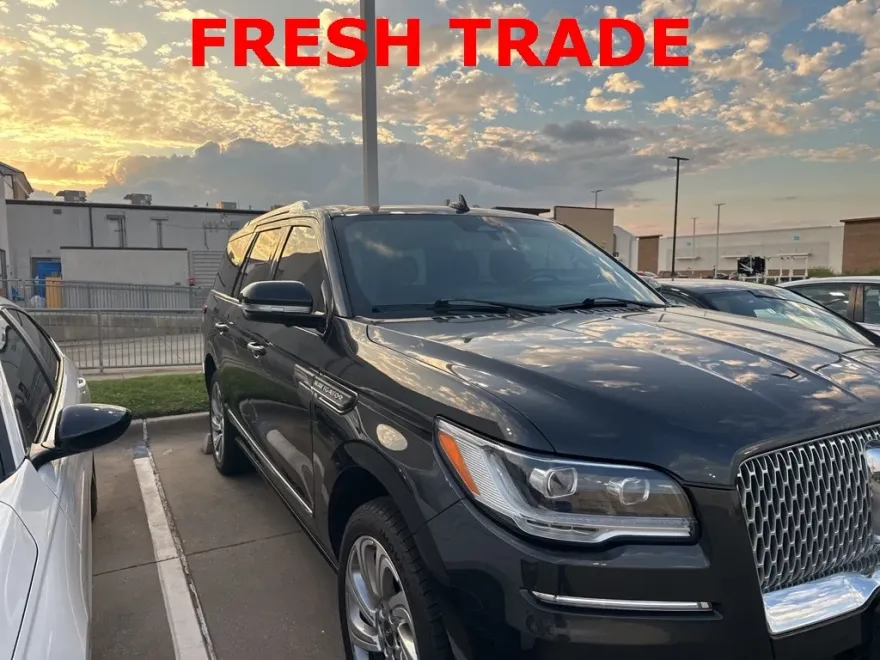2021 Lincoln Navigator L Reserve photo 1