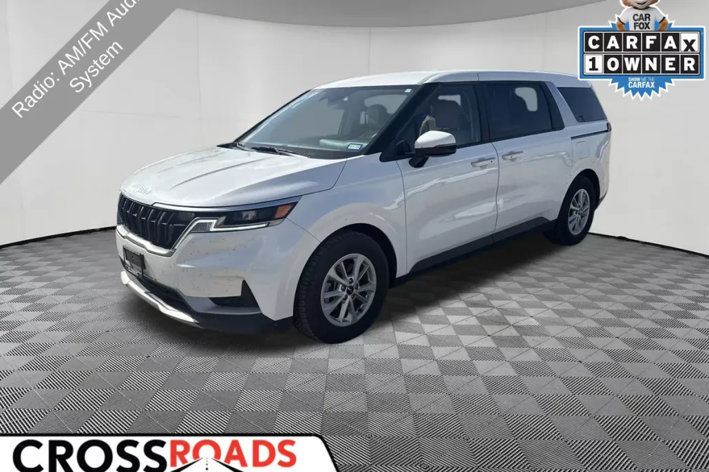 2024 Kia Carnival LX photo 1