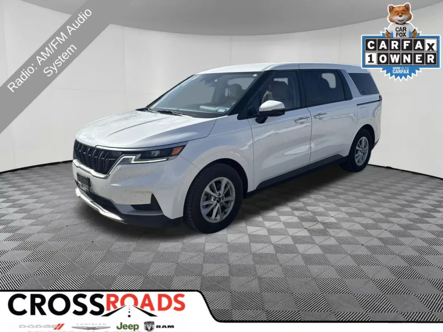 2024 Kia Carnival LX photo 1