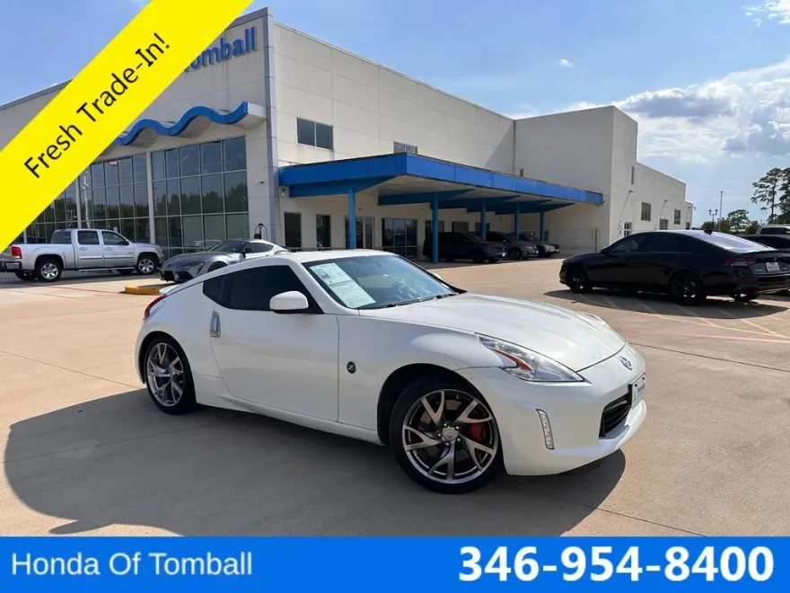 2016 Nissan 370Z Sport photo 1