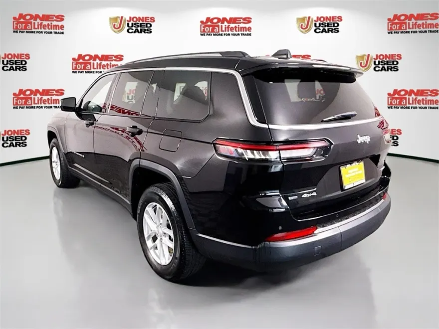 2022 Jeep Grand Cherokee Laredo photo 1