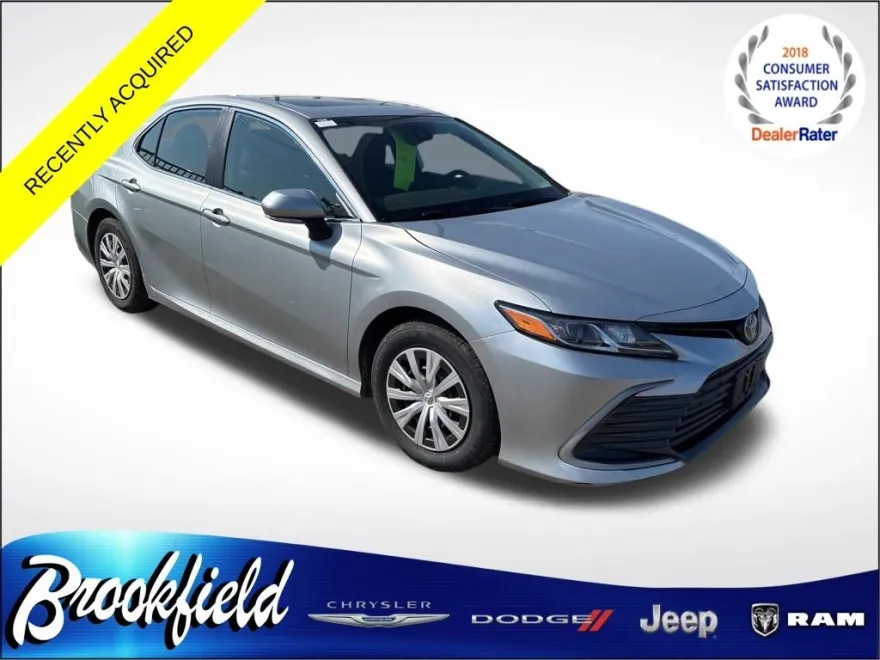 2023 Toyota Camry LE Hybrid photo 1