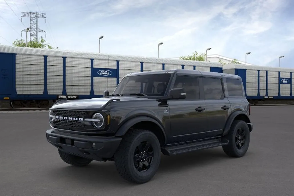 2025 Ford Bronco Outer Banks photo 1