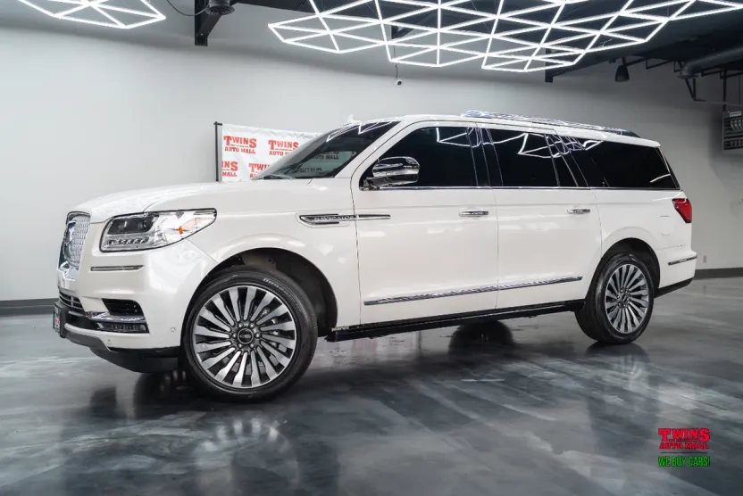 2019 Lincoln Navigator L Reserve photo 1