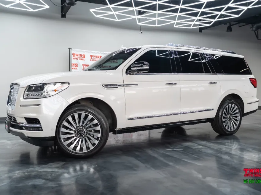 2019 Lincoln Navigator L Reserve photo 1