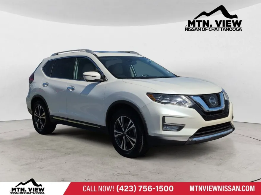 2017 Nissan Rogue SL photo 1