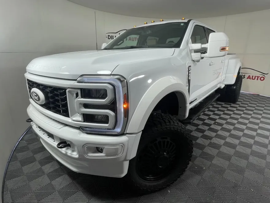 2025 Ford F-450 photo 1