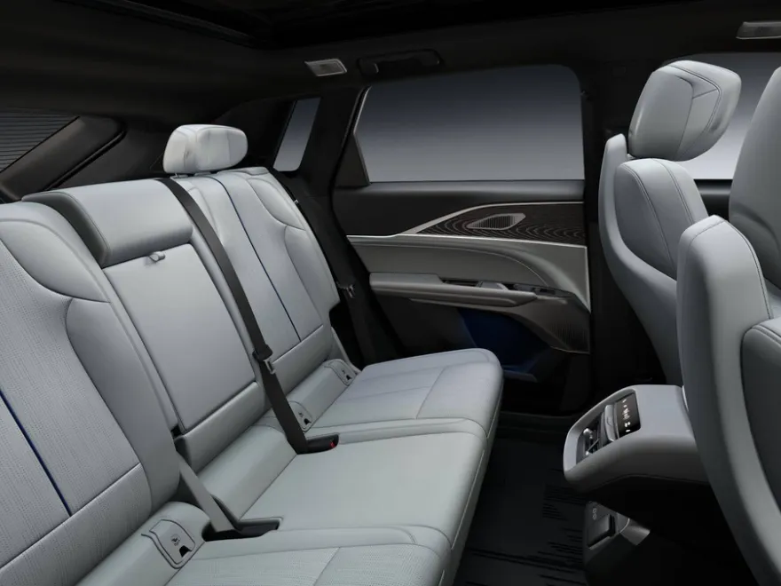 2026 Cadillac Lyriq Luxury photo 10