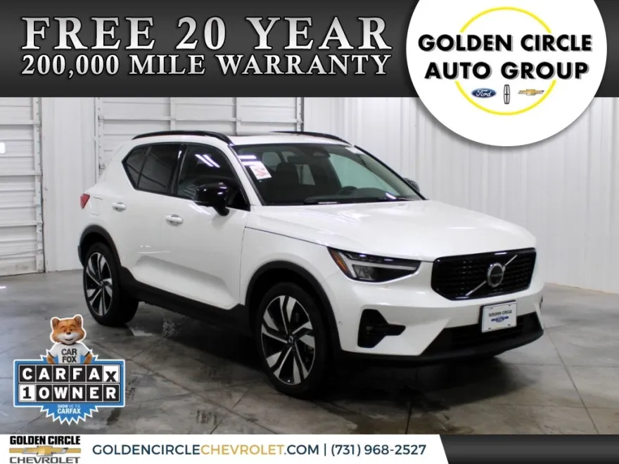 2024 Volvo XC40 Plus photo 1