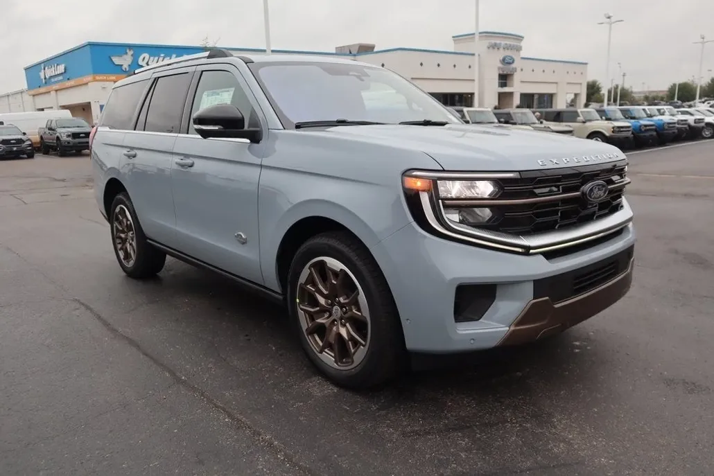 2025 Ford Expedition King Ranch photo 1