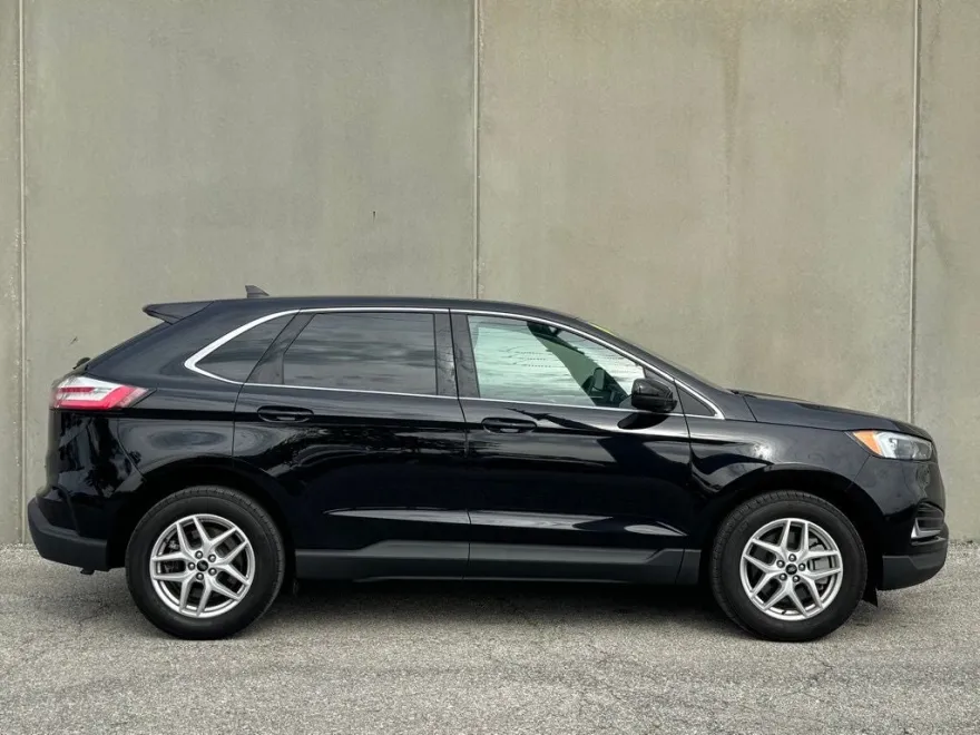 2023 Ford Edge SEL photo 1