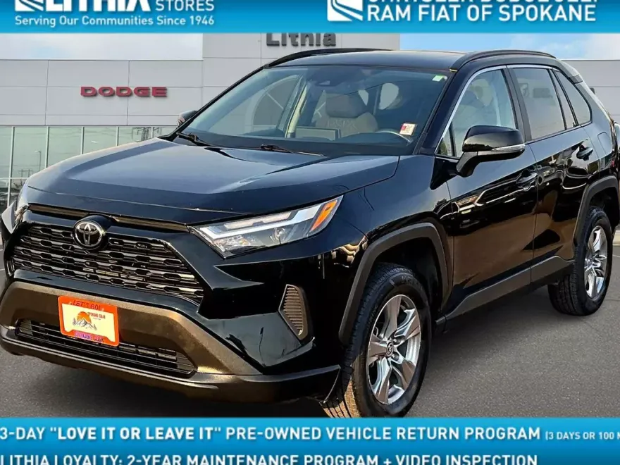 2024 Toyota RAV4 XLE photo 1