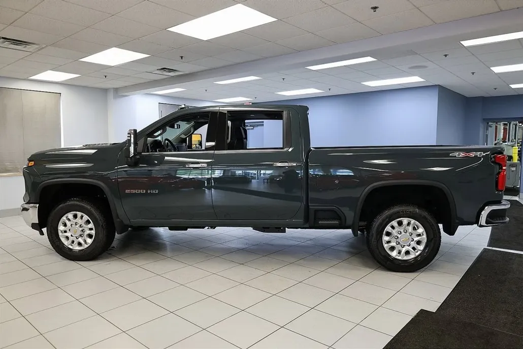 2026 Chevrolet Silverado 2500HD LTZ photo 1