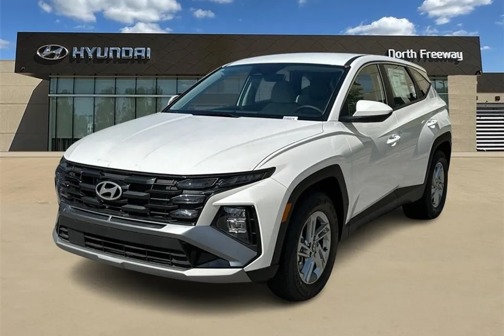 2025 Hyundai Tucson SE photo 1