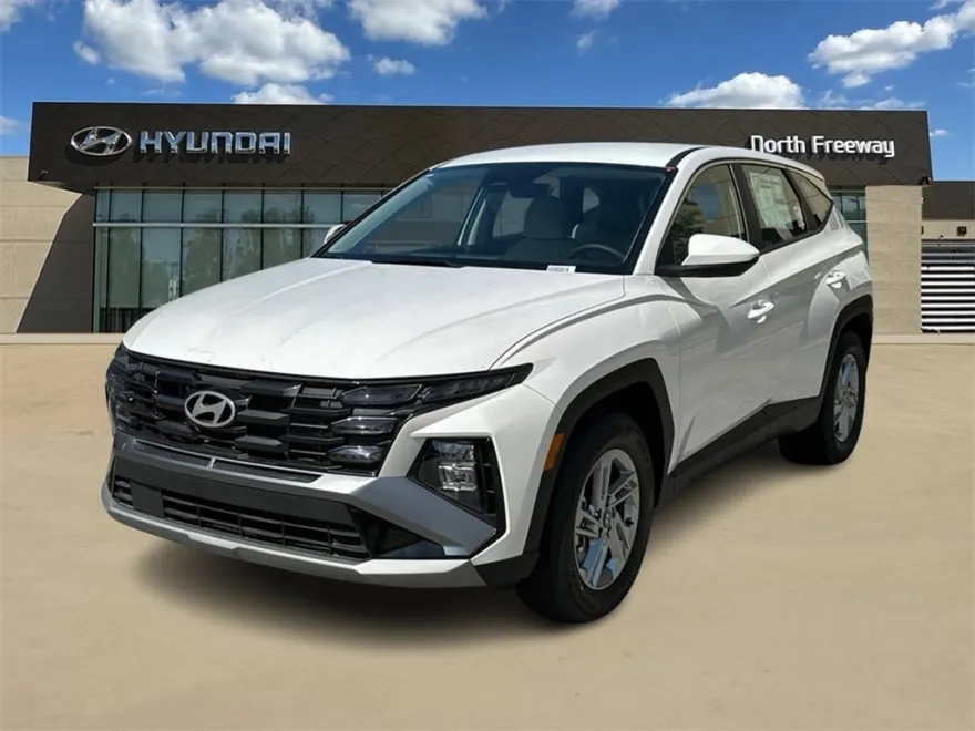 2025 Hyundai Tucson SE photo 1