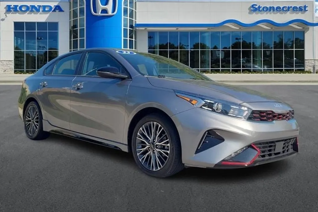 2023 Kia Forte GT-Line photo 1