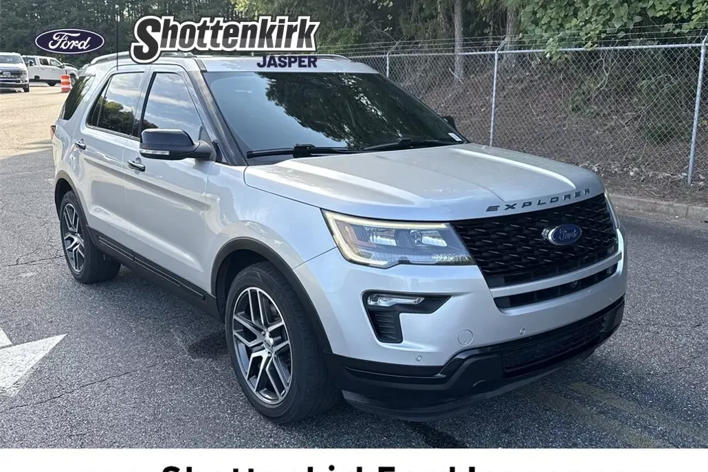 2018 Ford Explorer Sport photo 1