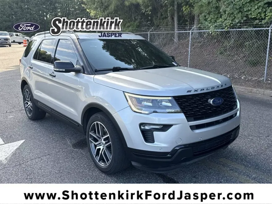 2018 Ford Explorer Sport photo 1