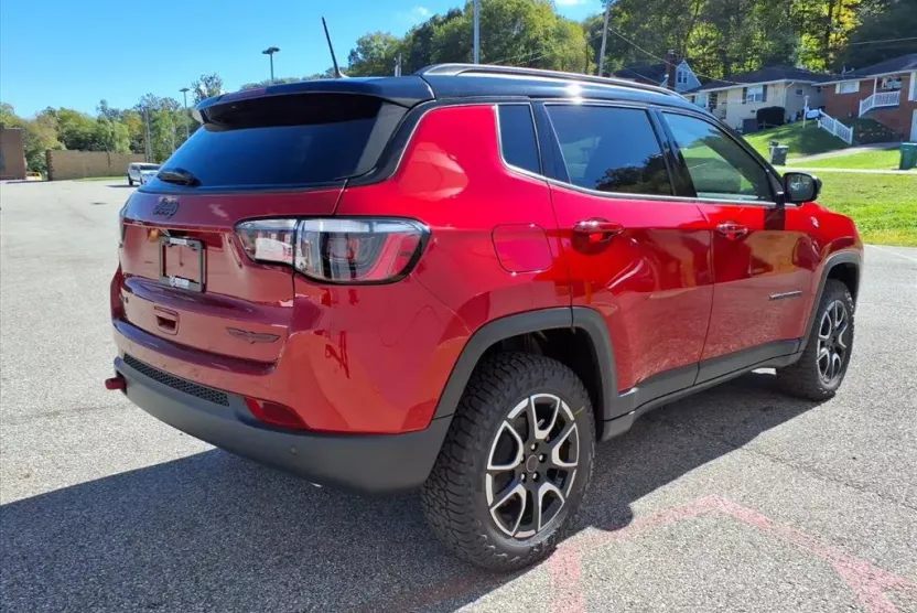 2026 Jeep Compass Trailhawk photo 1