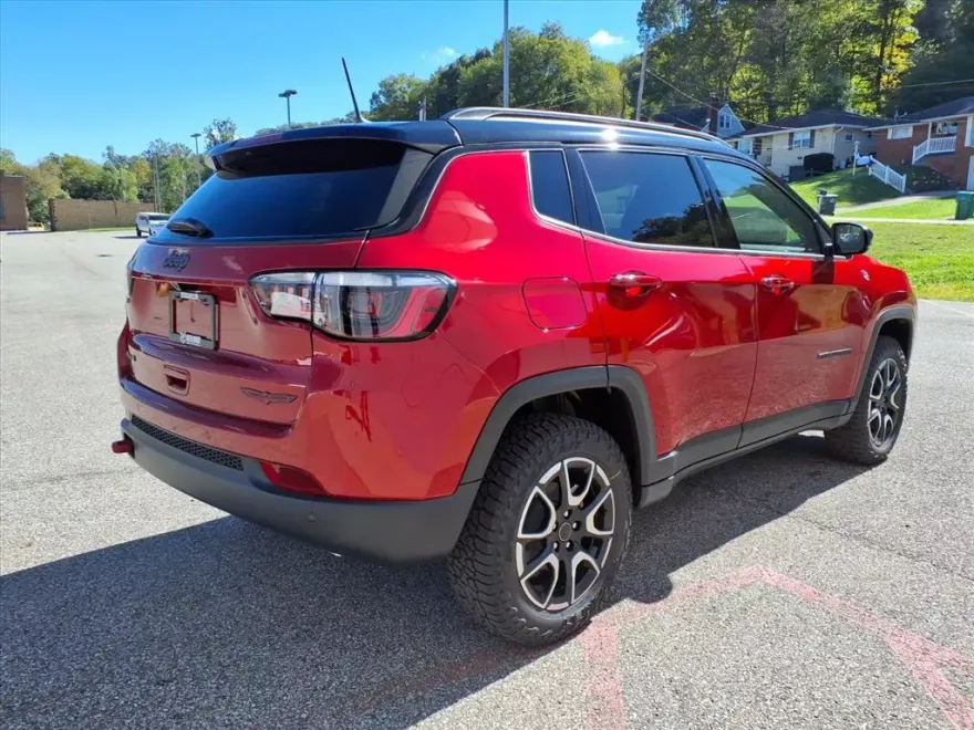 2026 Jeep Compass Trailhawk photo 1