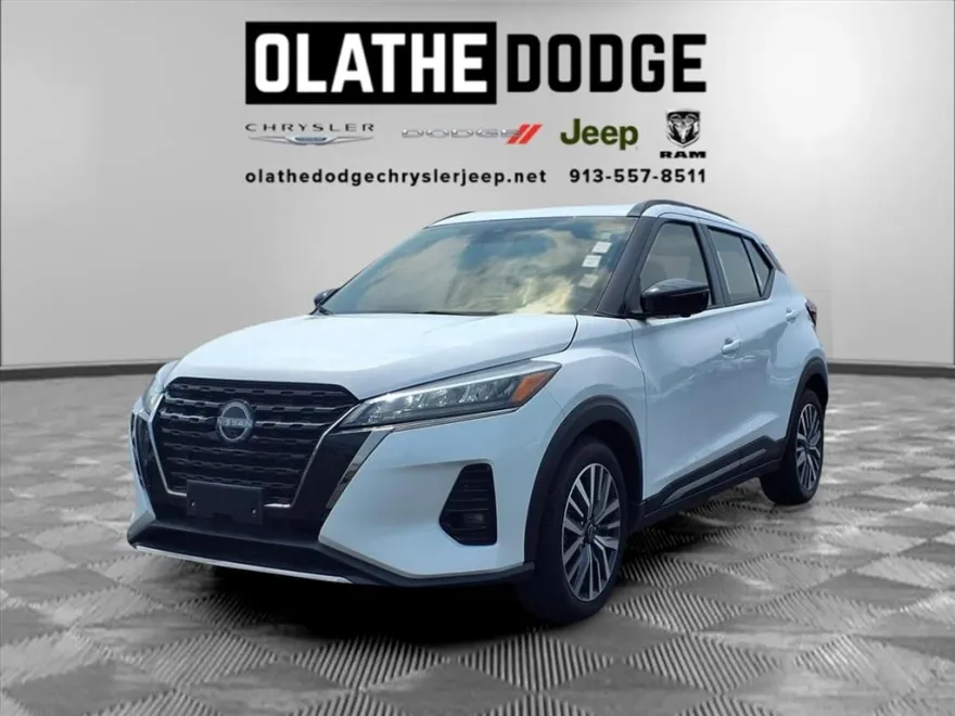 2024 Nissan Kicks SR photo 1