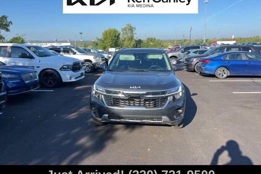 2024 Kia Seltos EX photo 1